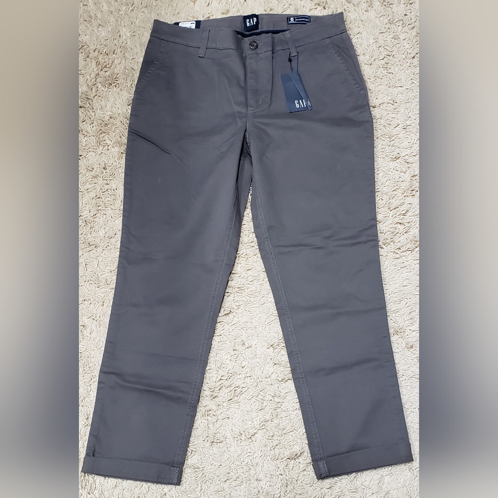 Brand new GAP Womens pants size 6